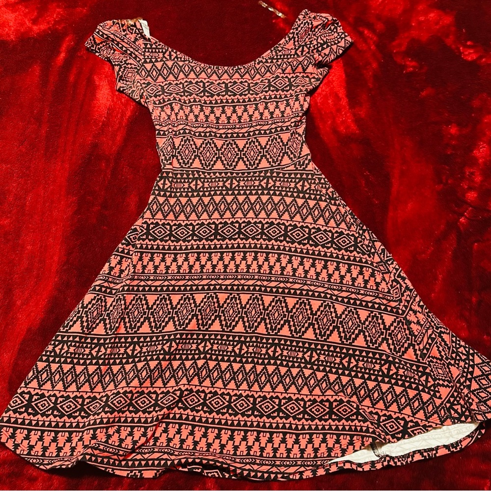 2015 Love J Black and Pink Geometric Midi Dress